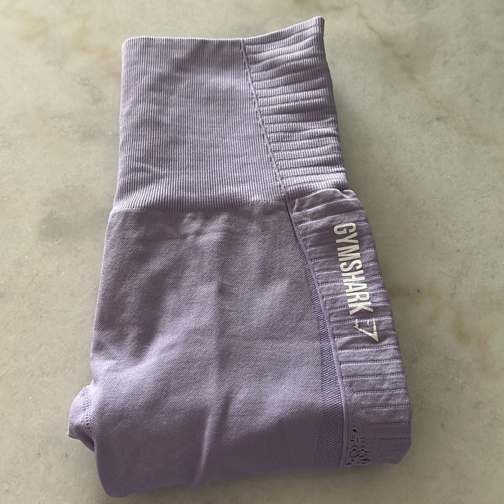 Lilac seamless Gymshark leggings. Matching top sold separate. Worn once.